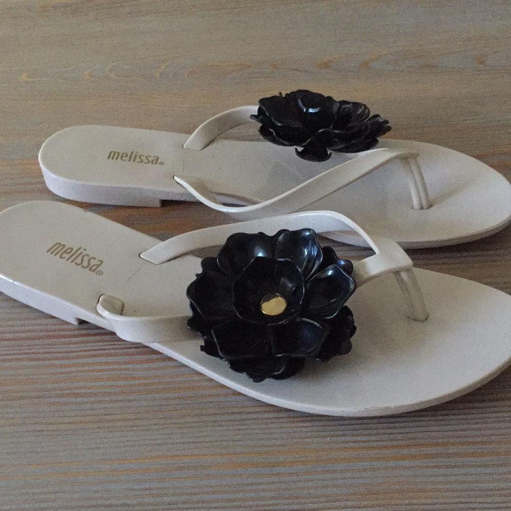 Melissa Beige and Black Sandal Sz 6